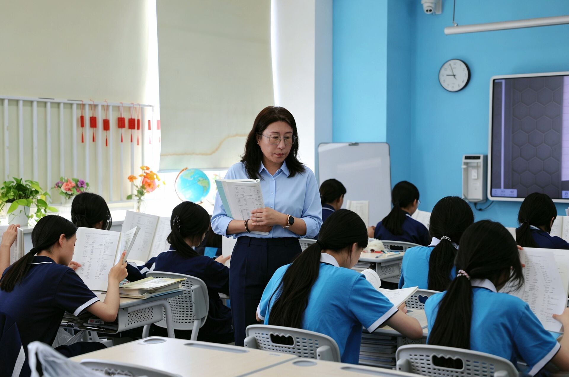 “特立独行”的美术班，她一接就是20年 | “师者如光”之葛卉竹