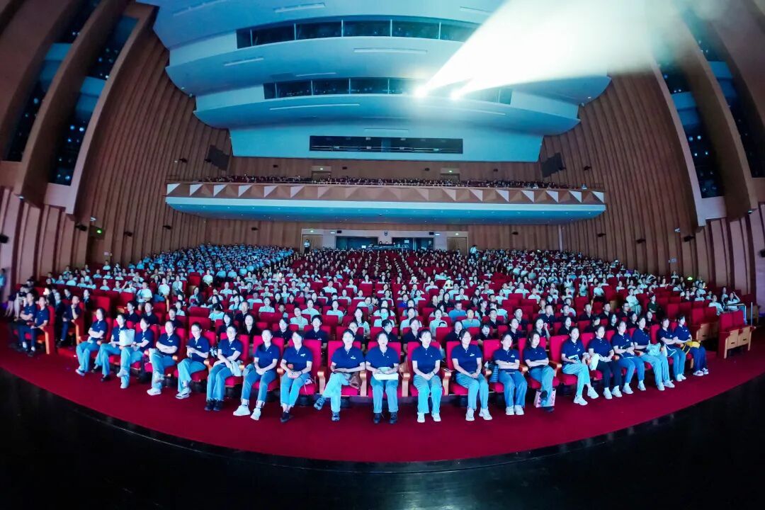大场面 大精神 大作为 ——厦门英才学校隆重举办教师节庆祝表彰大会